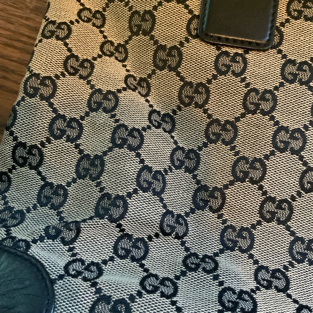 Gucci purse - Picture 7 of 9